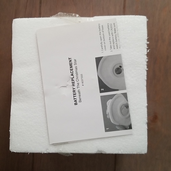 Department 56 “Beneath The Christmas Star” Figurine - Picture 12 of 16